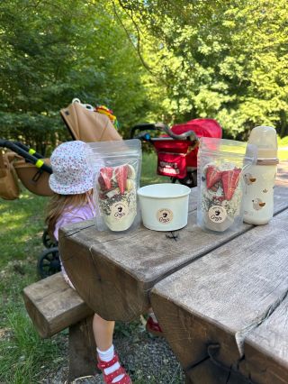 Rodinný výlet v prírode 🌿 Zaslúžená pauza na zdravú energiu – pohodlne, rýchlo a chutne. Na výlete s deťmi. Grejn kaše sú...